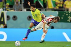 欧洲足球盘队报：巴西被淘汰后，马尔基尼奥斯留在多哈消化糟糕心情